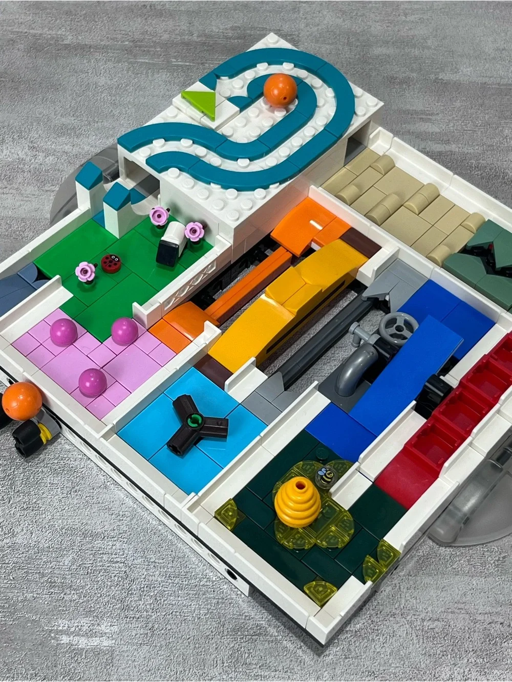 Lego dismantle pieces